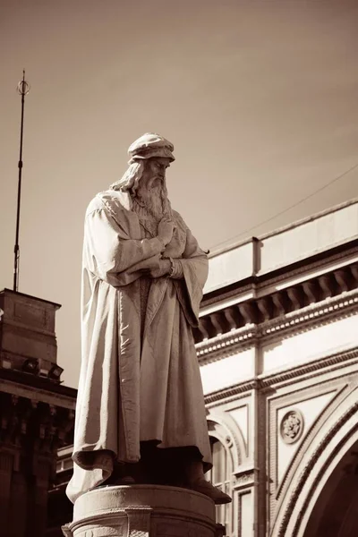 Monument Över Leonardo Vinci Milano Gatan Italien — Stockfoto