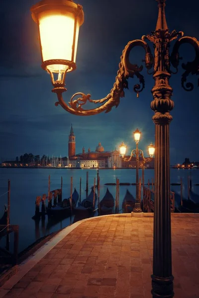 Venedig Bei Nacht Mit Straßenlaterne Und Kirche San Giorgio Maggiore — Stockfoto