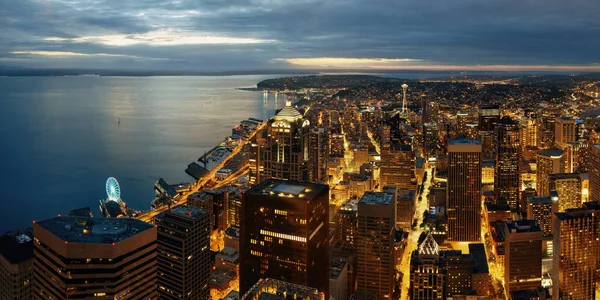 Vista Panorâmica Telhado Seattle Com Arquitetura Urbana Noite — Fotografia de Stock