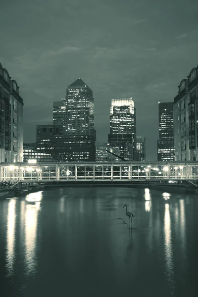 Obchodní Čtvrť Canary Wharf Londýně Noci Nad Řekou Temží — Stock fotografie