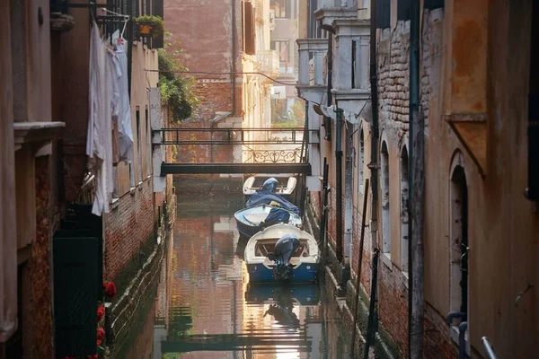 Boat Park Venice Alley Canal Italy — Stock Photo, Image