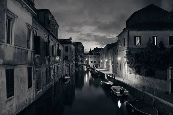 Vue Sur Canal Venise Nuit Avec Bâtiments Historiques Italie — Photo