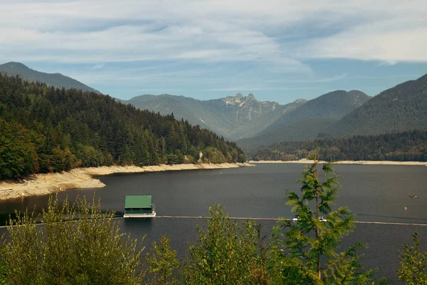 Zapora Vancouver Seymour Góry Lasem — Zdjęcie stockowe