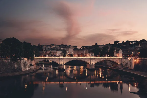 Río Tíber Roma Arquitectura Antigua Con Cielo Colorido Atardecer Italia — Foto de Stock