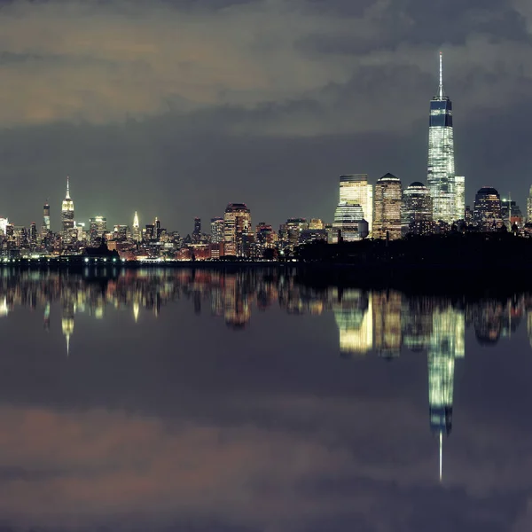 Nowy Jork Nocy Panorama Architektury Miejskiej Refleksji — Zdjęcie stockowe