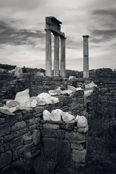 Pilíře Historických Zříceninách Ostrově Delos Mikonosu Řecko — Stock fotografie