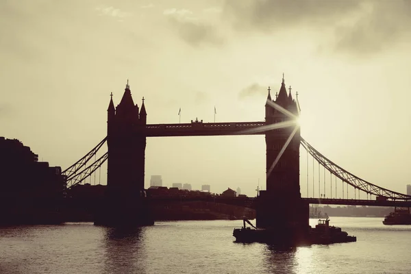 Sylwetka Tower Bridge Nad Tamizą Londynie — Zdjęcie stockowe