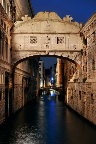 Ponte Dos Suspiros Noite Como Famoso Marco Veneza Itália — Fotografia de Stock