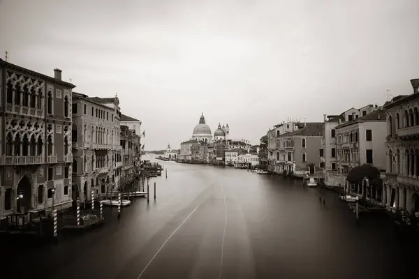 Iglesia Venecia Santa Maria Della Salute Canal Con Larga Exposición — Foto de Stock