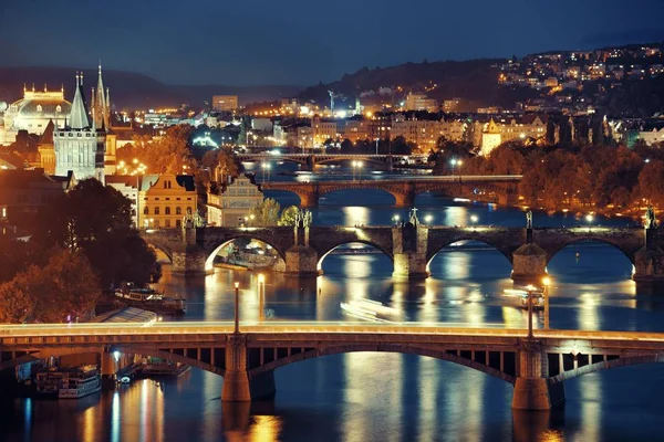 Празький Скайлайн Міст Через Річку Чеській Республіці — стокове фото