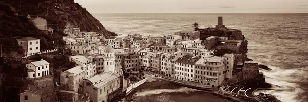 Vernazza Con Edificios Rocas Sobre Vistas Panorámicas Mar Cinque Terre —  Fotos de Stock