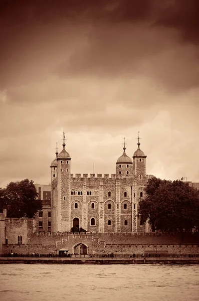 Torre Londres Frente Água Rio Tamisa — Fotografia de Stock