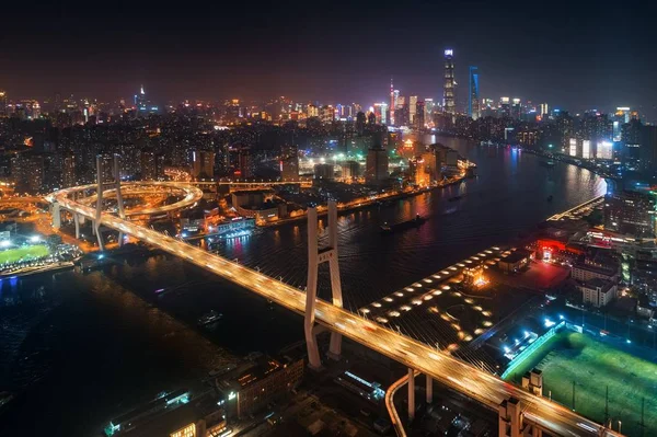 Shanghai Nanpu Puente Sobre Río Huangpu Con Tráfico Ocupado China —  Fotos de Stock