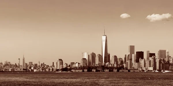 Manhattan Horizonte Del Centro Con Rascacielos Urbanos Sobre Río —  Fotos de Stock