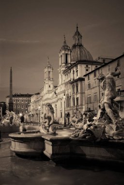  İtalya, Roma 'daki Piazza Navona' da Neptün Çeşmesi.