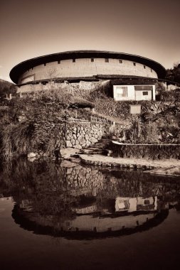 Geleneksel Tulou binası Hakka 'nın Fujian, Çin' deki eşsiz konutlarıdır..