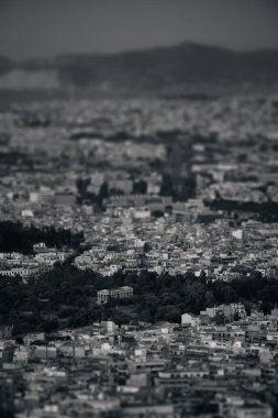 Atina 'da Lykavitos Dağı' ndan Akropolis, Yunanistan 'a doğru eğik çizgi kayması görülüyor.
