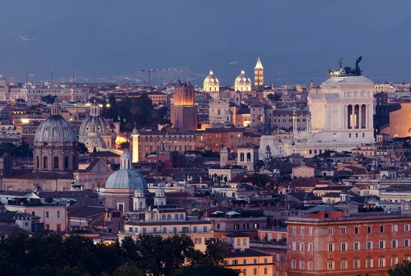 Római Tetőtéri Kilátás Ókori Építészet Olaszországban Éjszaka — Stock Fotó