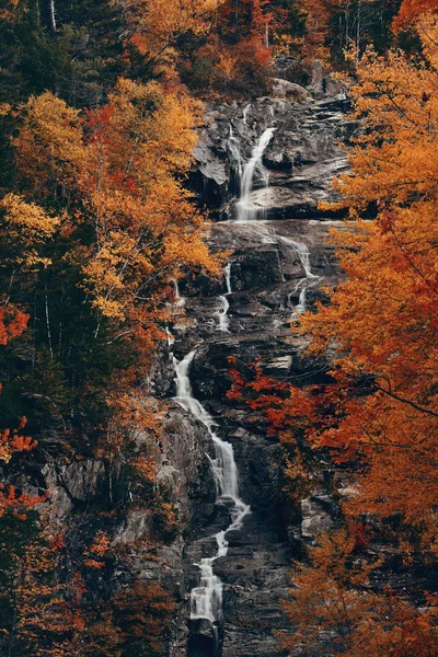 Silver Cascade Falls Podzimní Listí Oblasti Nové Anglie — Stock fotografie