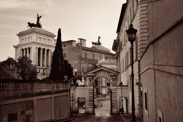Θέα Στο Δρόμο Ιστορικά Κτίρια Στη Ρώμη Ιταλία — Φωτογραφία Αρχείου