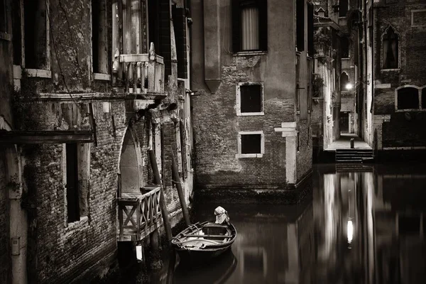 Blick Auf Den Venezianischen Kanal Frühen Morgen Mit Historischen Gebäuden — Stockfoto