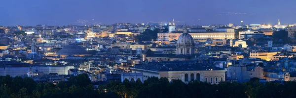 Roma Vista Panorâmica Telhado Com Horizonte Arquitetura Antiga Itália Noite — Fotografia de Stock