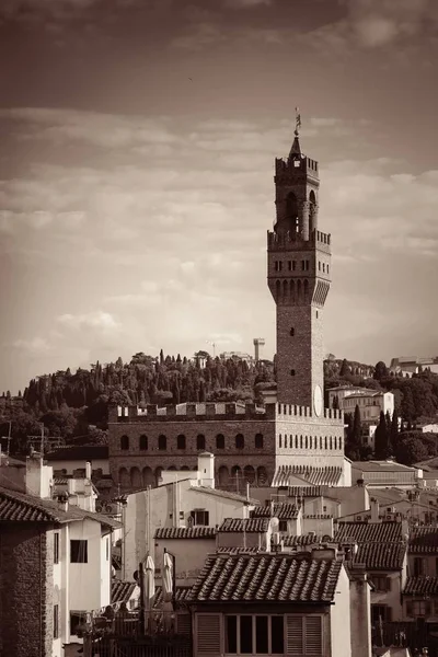 ベルタワーとフィレンツェの古い建物イタリア — ストック写真