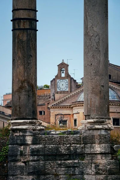 Oszlopok Római Fórum Templomromokkal Olaszország — Stock Fotó