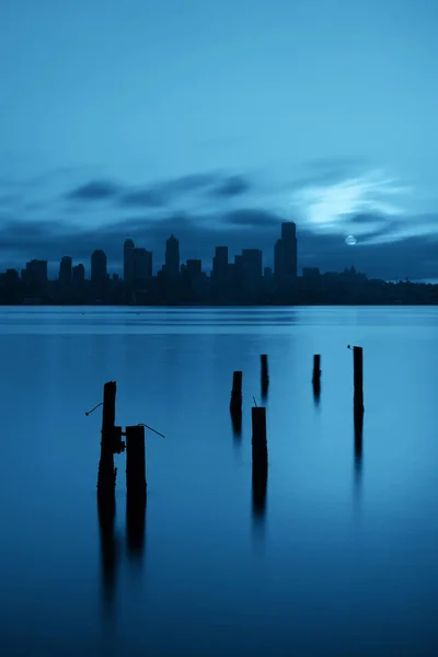 Seattle Panorama Výhledem Město Opuštěné Molo Nad Mořem Městskou Architekturu — Stock fotografie