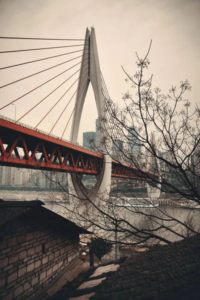 Ponte Com Casa Velha Arquitetura Urbana Cidade Chongqing China — Fotografia de Stock