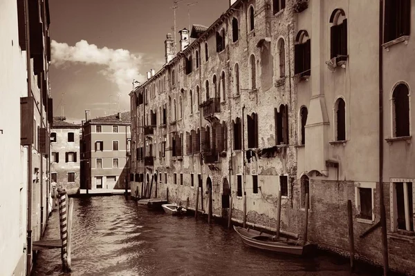 Blick Auf Den Venezianischen Kanal Mit Historischen Gebäuden Italien — Stockfoto