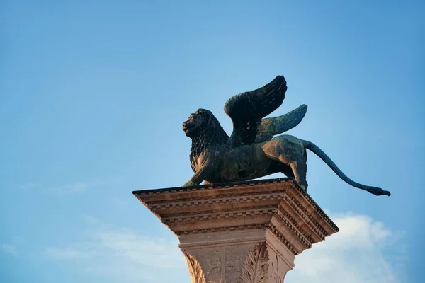 Lion Venice Statue Historical Buildings Piazza San Marco Italy — Stock Photo, Image