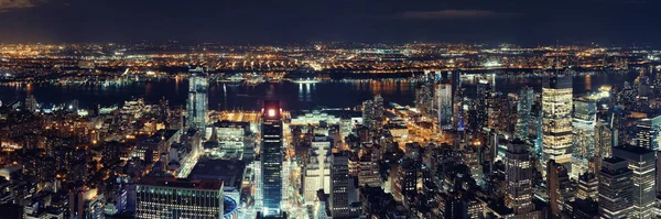 纽约城西侧在晚上与城市景观的全景视图 — 图库照片