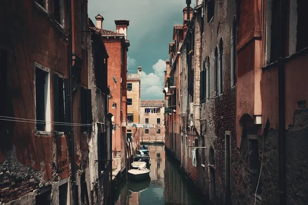 Veneza Vista Canal Com Edifícios Históricos Itália — Fotografia de Stock