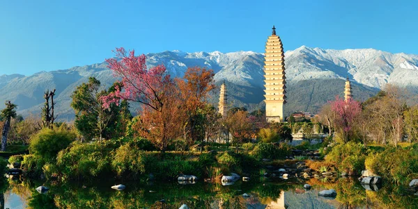 Pagode Antigo Cidade Velha Dali Com Neve Tampada Cangshan Yunnan — Fotografia de Stock