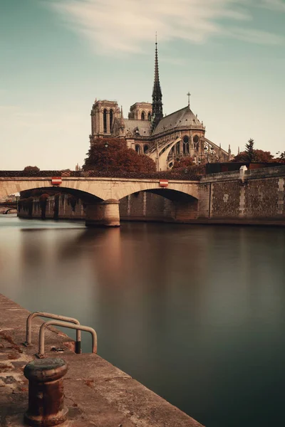Fransa Notre Dame Katedrali Köprüsü Olan Paris Nehri Seine — Stok fotoğraf