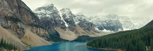 Λίμνη Moraine Χιόνι Ανώτατο Όριο Βουνό Του Banff Εθνικό Πάρκο — Φωτογραφία Αρχείου