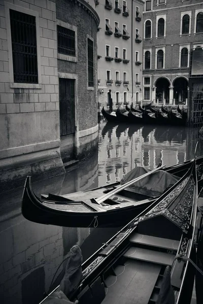 Parque Góndola Agua Canal Venecia Con Edificios Históricos Italia — Foto de Stock