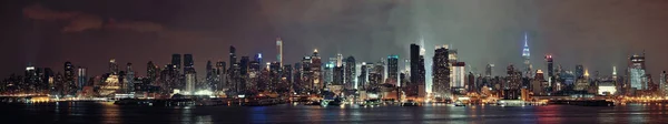 Манхеттенські Хмарочоси Нью Йоркська Панорама Неба Вночі Туманом — стокове фото