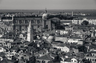 Venedik manzarası St Marks Meydanı Saat Kulesi üzerinde yukarıdan izlendi. İtalya.