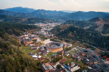 Tulou 'nun havadan görünüşü, Hakka' nın Fujian, Çin 'deki eşsiz evleri..