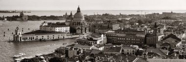Venedik Kilisesi Santa Maria della Selamlama ve kanal manzaralı panorama İtalya.