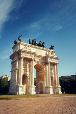Barış Kemeri, veya İtalyanca Arco della Pace, Milano, İtalya.