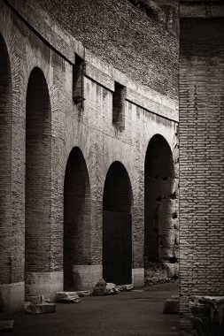 Kolezyum 'daki kemer, dünyanın bilinen simgesi ve Roma, İtalya' nın sembolü..