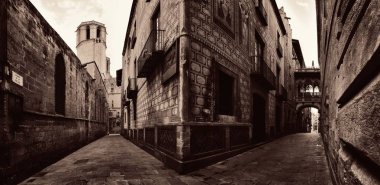 Barselona Gothic Mahallesi'nin eski binalar