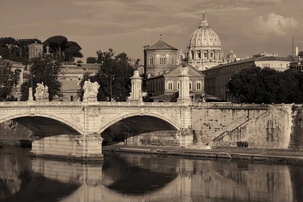 Río Tíber Roma —  Fotos de Stock