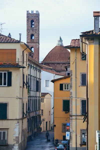 Lucca tower street — Stock Photo, Image