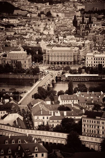 Na dachu panoramę Pragi — Zdjęcie stockowe