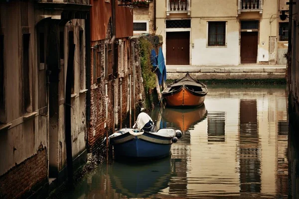 Parc Bateaux Dans Canal Ruelle Venise Italie — Photo