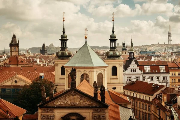 Na dachu panoramę Pragi — Zdjęcie stockowe